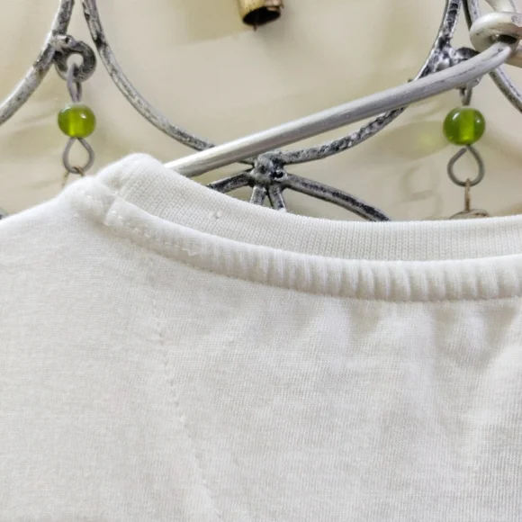 Softest graphic white Tee - Picture 7 of 9